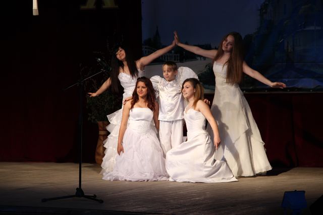 «Танец ангелов» в исполнении воспитанников Серафимовичского Детского дома.